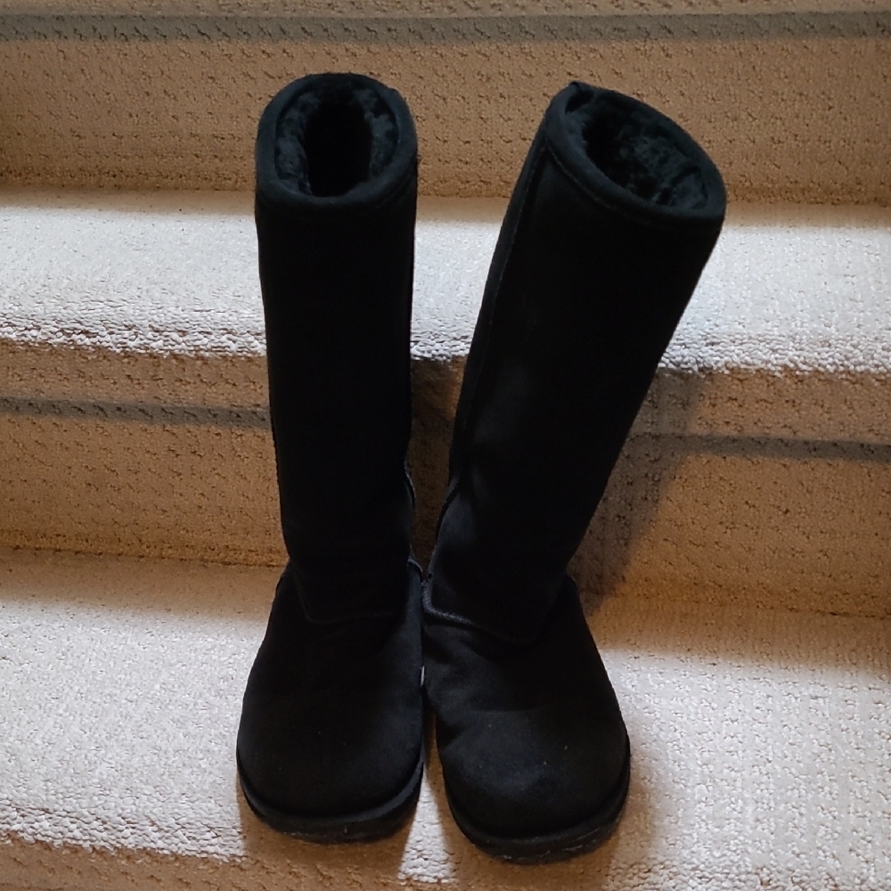 Emu Women's Black Suede Boots